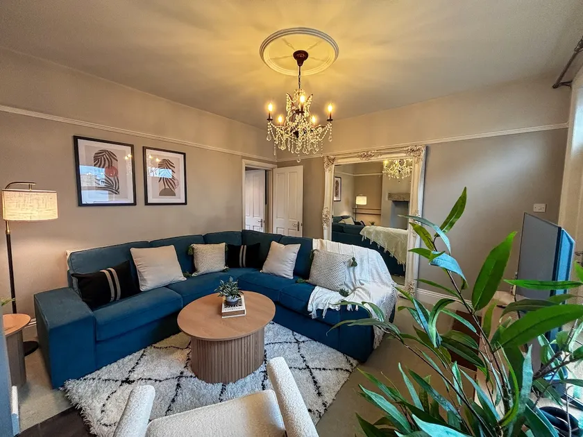 Elegant 3 Bed Townhouse in Otley - Sleeps 6 - Image 1