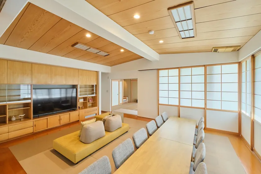 5-minute walk to Yunokawa Onsen, Detached house - Image 1
