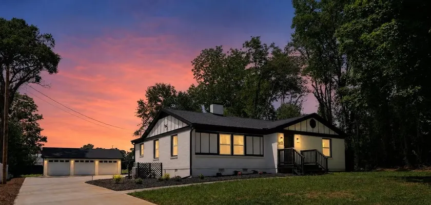3BR - 2 King Beds, Game Room, Firepit, EV charger - Image 1