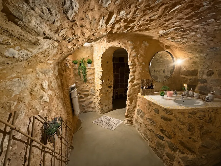 La Grotte Provençale - vaulted cellar and wine tasting - Image 1