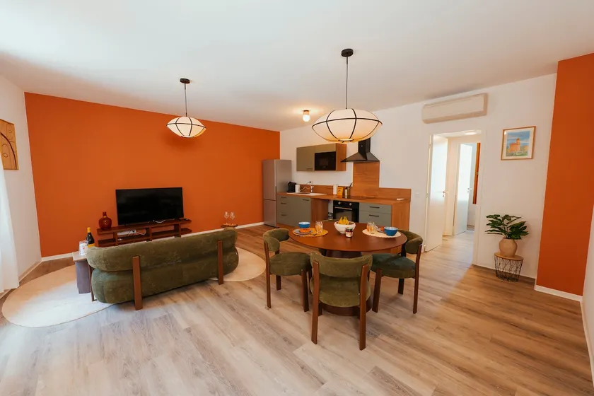 Cozy Studio with Balcony, Parking, and WiFi near Thermal Baths in Amélie-les-Bains - Image 1