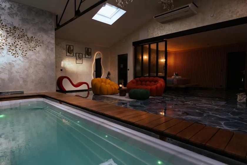 Exceptional stay with private spa - Image 1