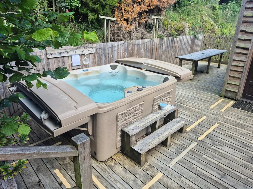 Burrills View, Cosy stone cottage with Hot Tub - Image 1