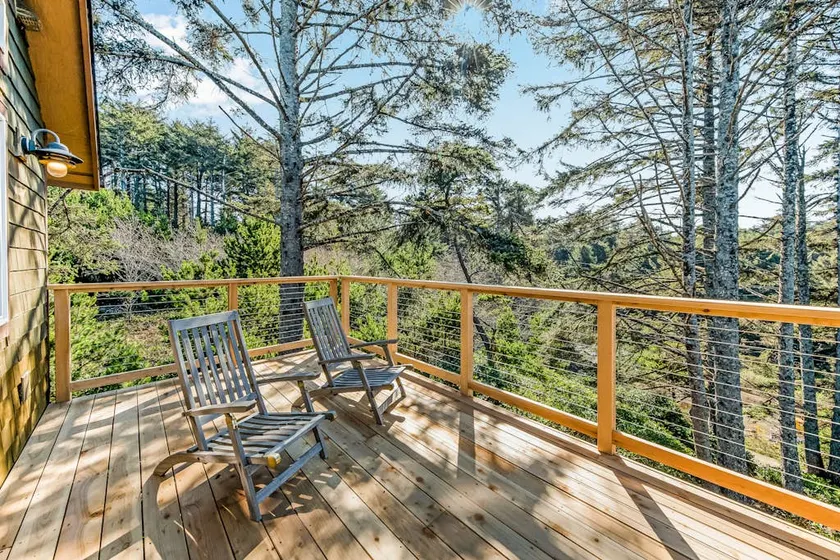 Beautiful Home with Ocean and Yaquina Lighthouse V - Image 1