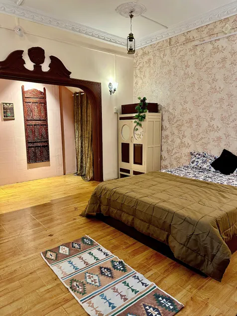 Vintage 1 BHK Peaceful Stay | Near Railway Station - Image 1