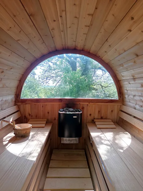 A Haven of Privacy: Hot Tub & Private Garden - Image 1
