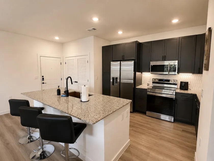 Relax in Katy Family & Pet Friendly Apartment - Image 1