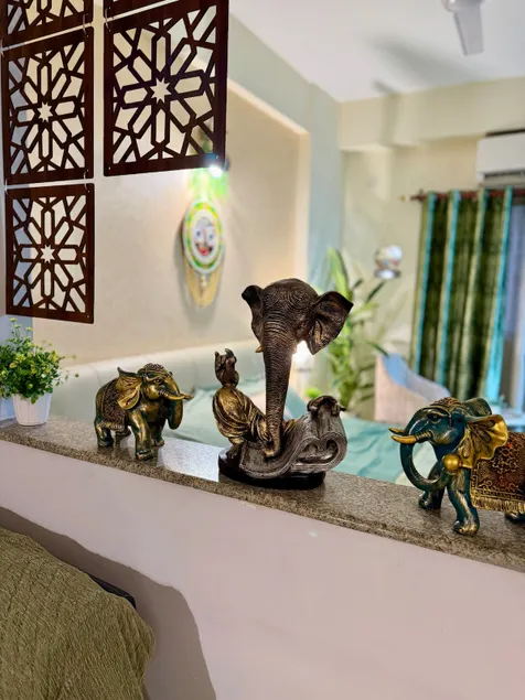 Russia Vrindavan Homestay | Near Prem Mandir - Image 1