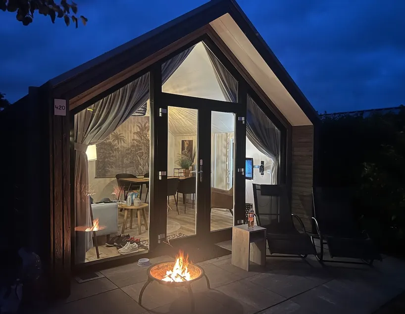 Luxury beach house on the IJssel | Private garden & air conditioning - Image 1