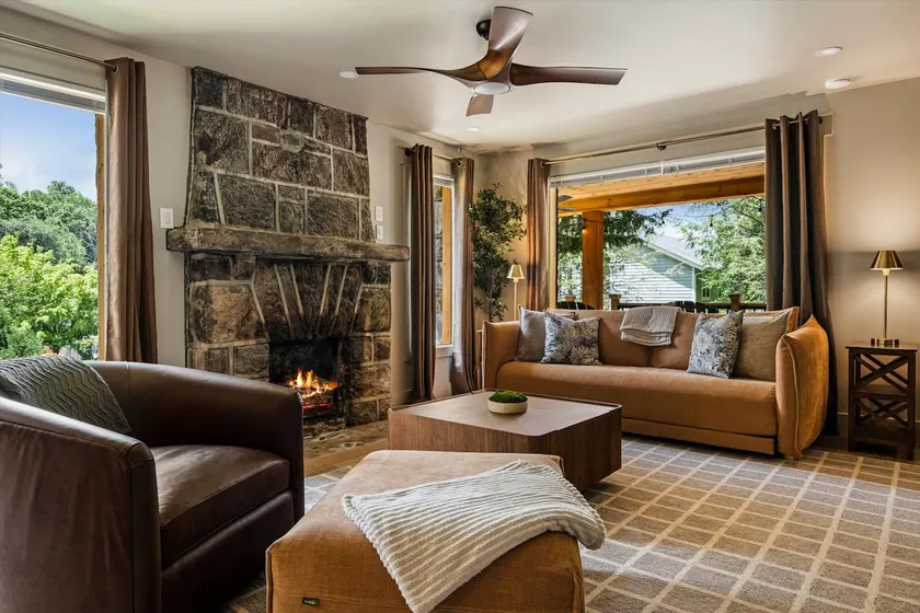The Historic Hodge House|2BD•2BA|King Beds| - Image 1