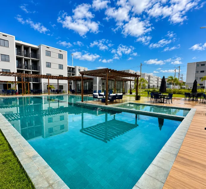 2-bedroom apartment, en-suite bathroom, and swimming pool · 5 min from hospitals - Image 1