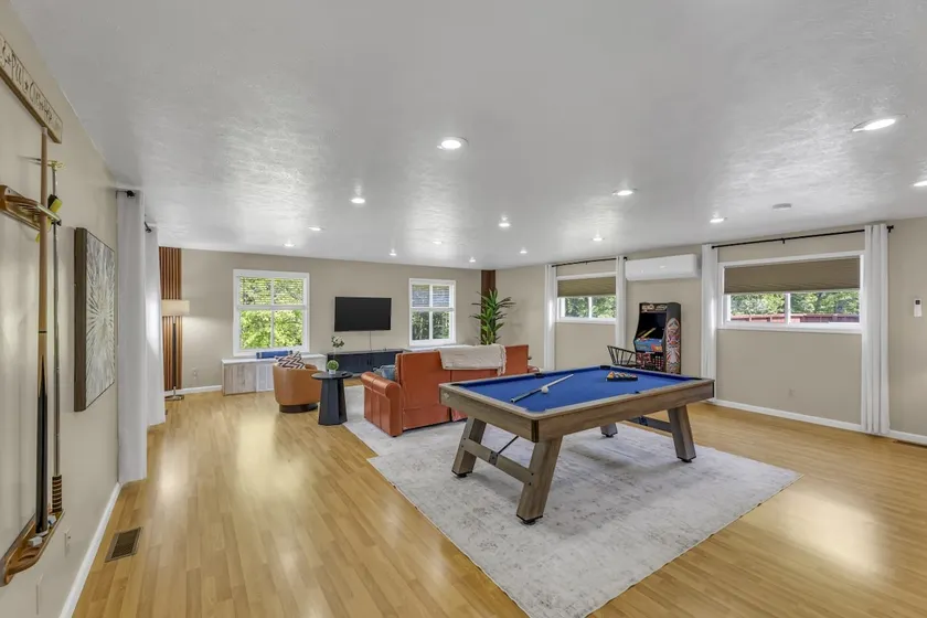 Private Deck & Pool Table | Near New River Gorge - Image 1