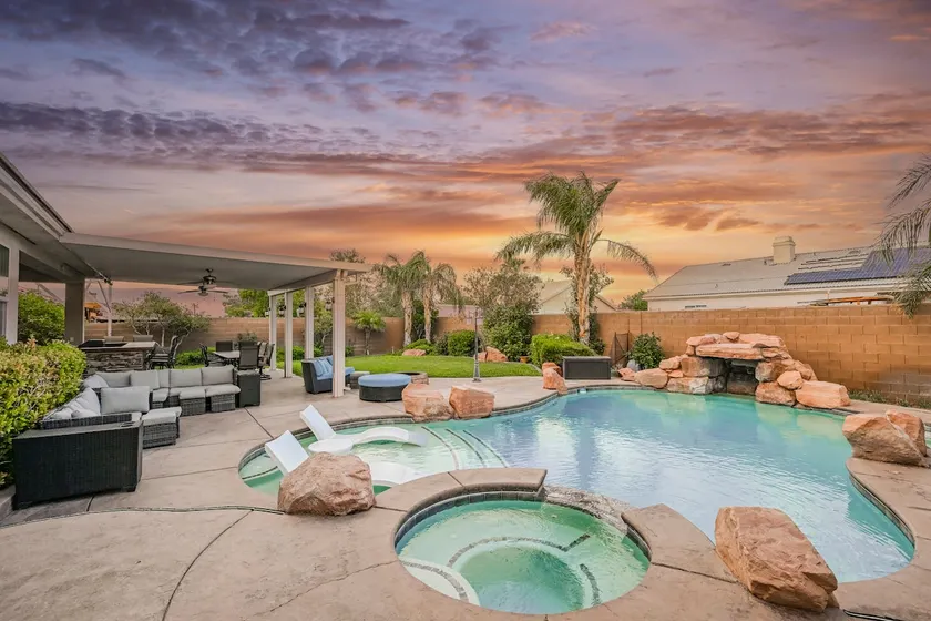 KC* Happy Oasis 5BR/4BA Home w/ Theater & Pool - Image 1