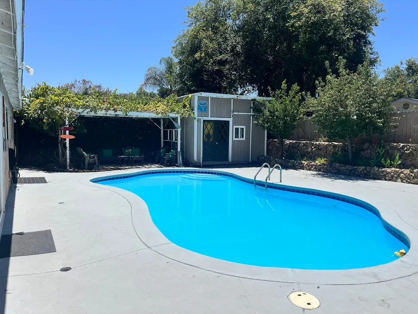 Pool House - Image 1