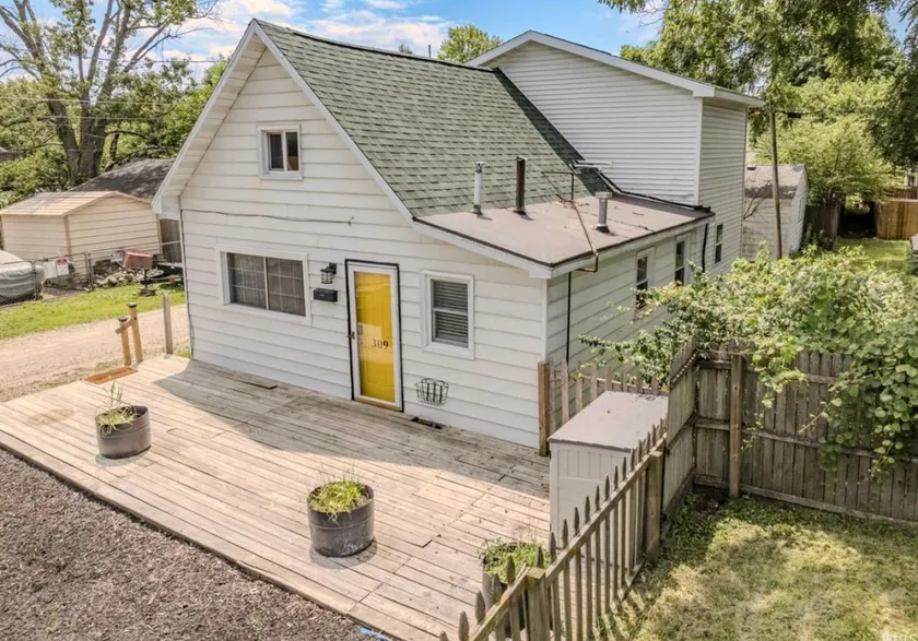 Private Cottage - 10 min walk to Minnetrista - Image 1