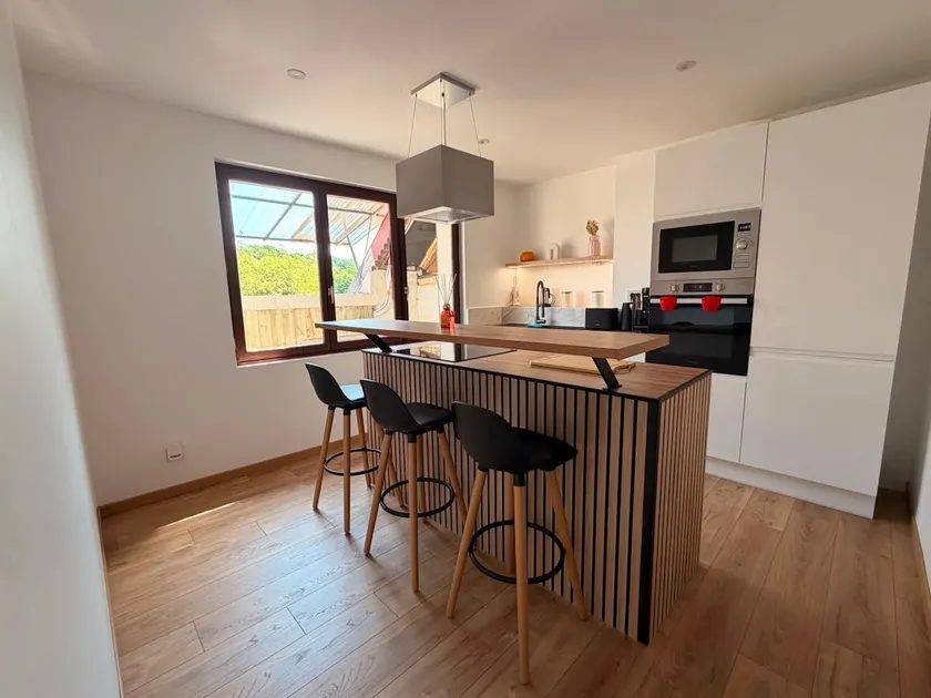 The charm of the woods, with air conditioning! - Image 1