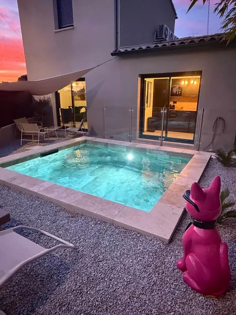 New, trendy villa 10 min from Avignon - Image 1