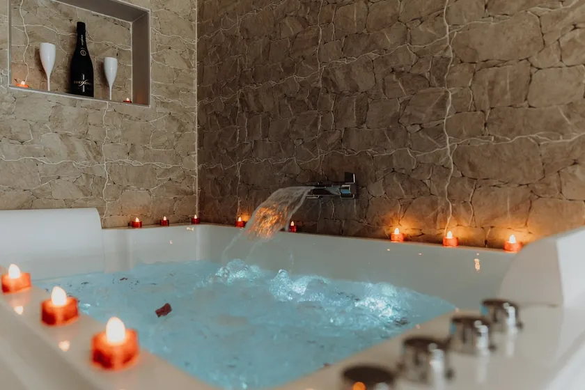 Suite Katalanos & Spa - Image 1