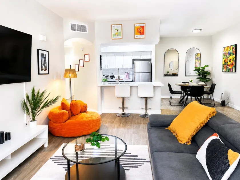 2BR Vegas Sweet Escape|15 min from strip & airport - Image 1