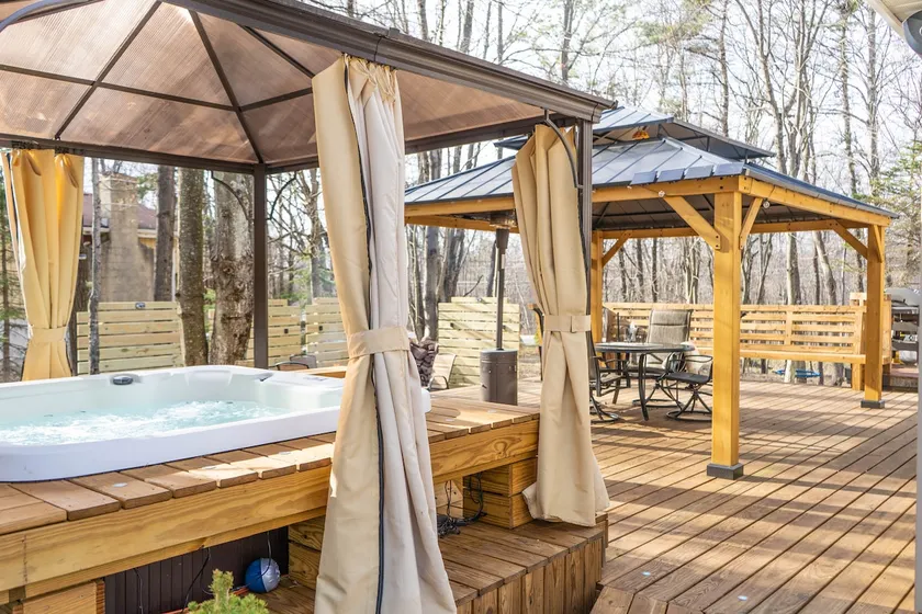 Mountain Getaway w/ Hot Tub, Fire Pit, Playground - Image 1