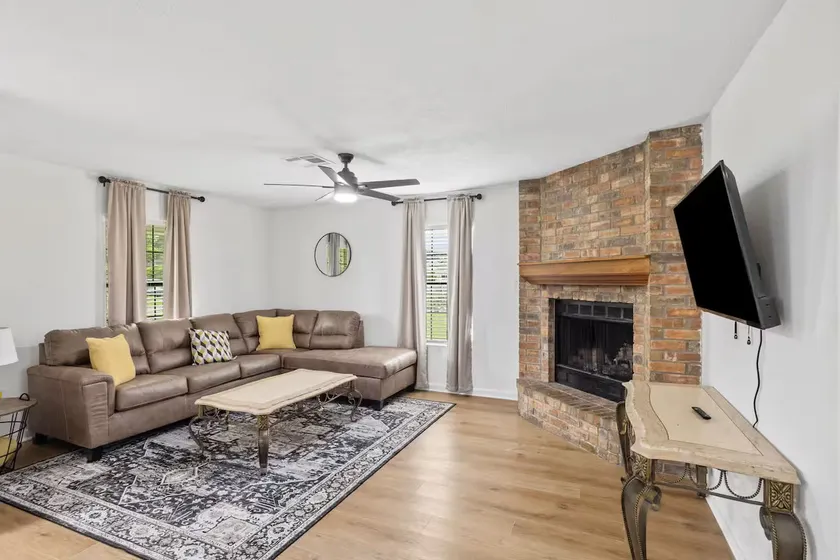 Three Bedroom House in Lake Charles - Image 1