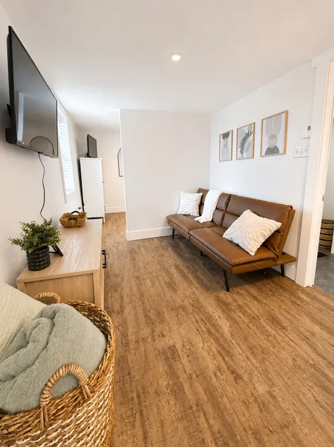 Harbour Suite, Modern Stay Near Newfoundland Ferry - Image 1