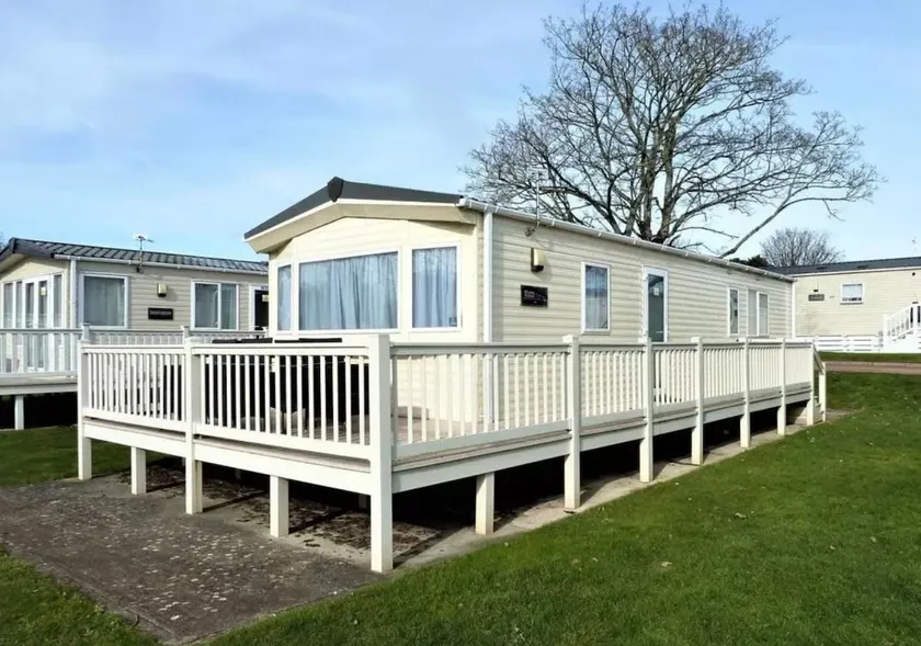 Caravan on luxury Devon holiday park - Image 1