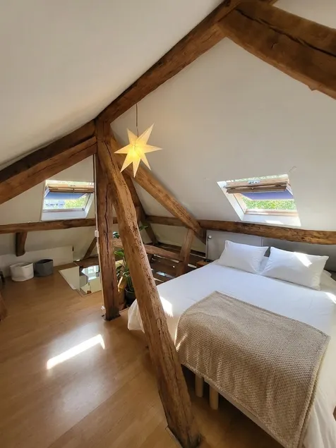 50 m2 duplex, air-conditioned, 10-minute walk to the center - Image 1