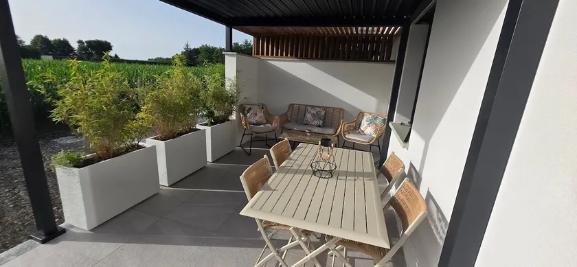 Fully-equipped charming duplex with terrace - Image 1