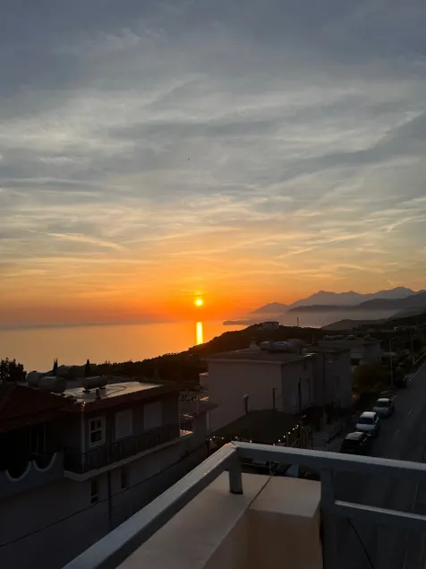 Sea view Apartment in Lukova - Image 1