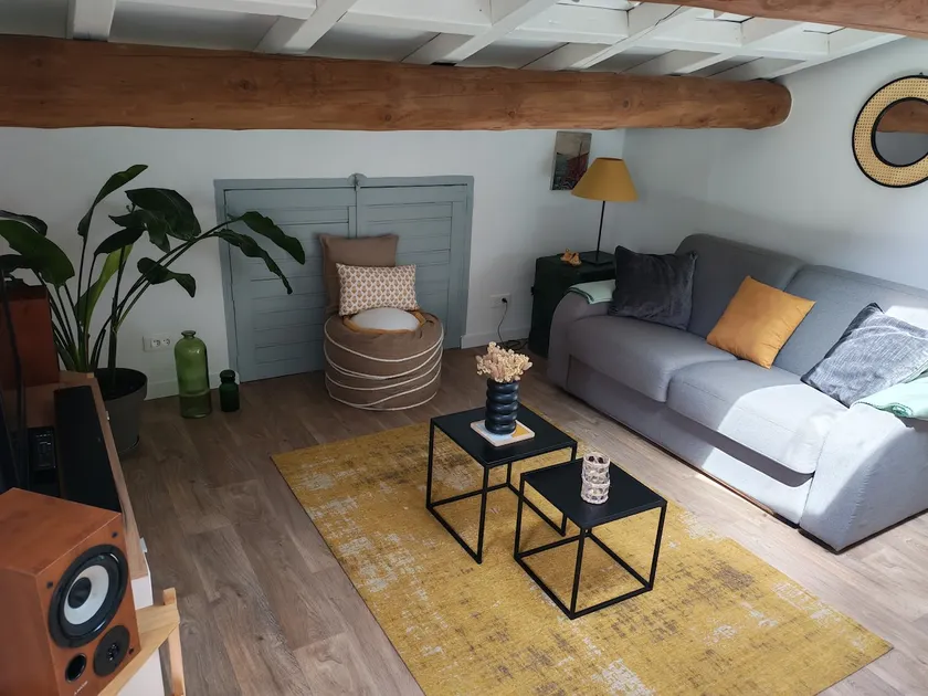 Quiet two-bedroom apartment with terrace and garden. - Image 1