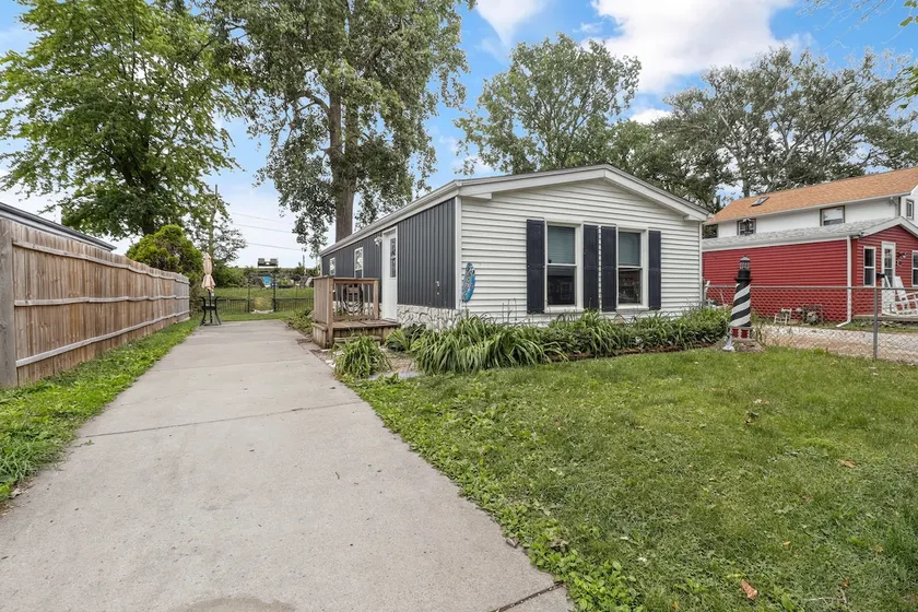 Lake House on 326th - Image 1