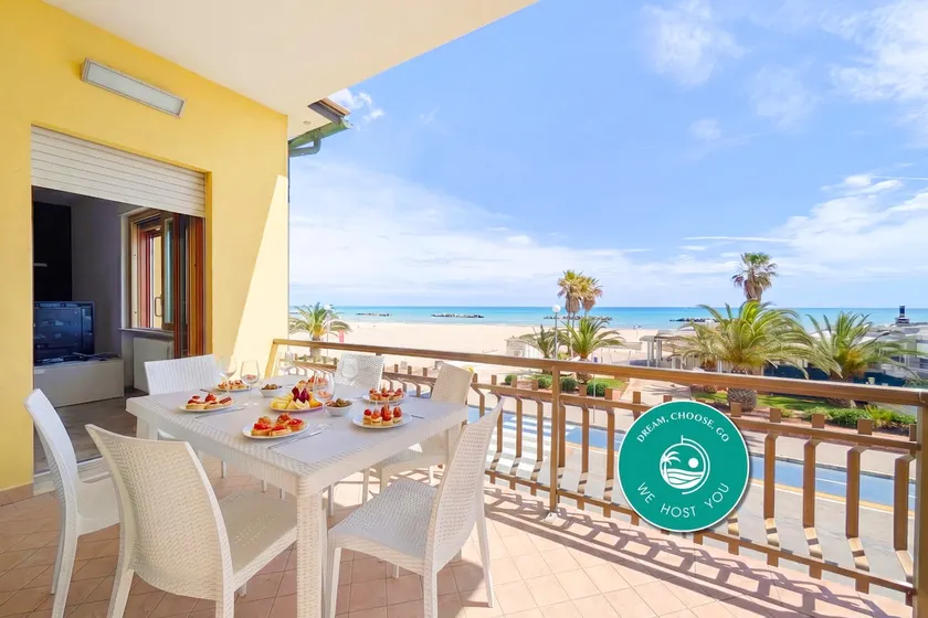 {Seafront} A/C WiFi balcony sea view - Image 1