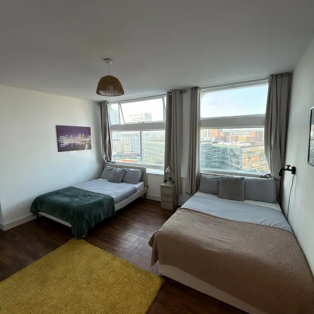 Manchester City Centre Prime Location Apartment - Image 1