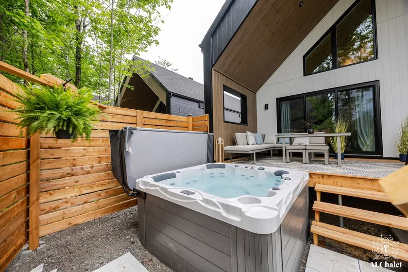 Zanora Chalet - with hot tub - Image 1