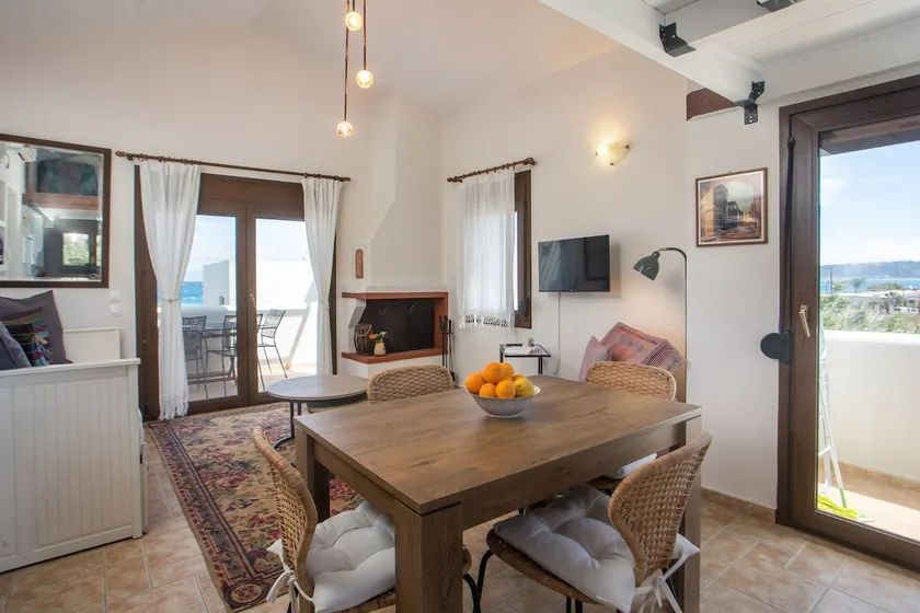 Spacious elegant 2 room sea view apartment Ares - Image 1