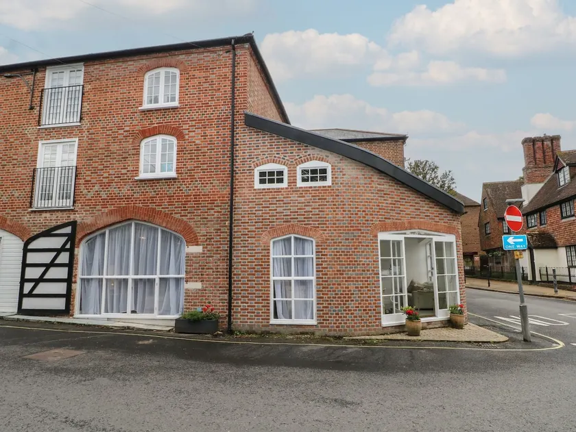 2 Bed - Image 1