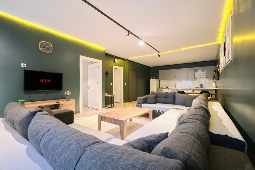 Stylish and Central Flat in Kadikoy - Image 1