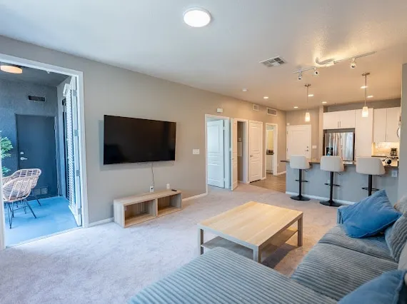 Studio City Luxury Apartments - Image 1