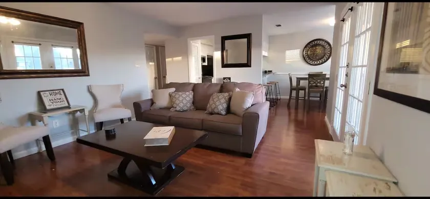 Lovely Townhouse! Just minutes from DFW Airport. - Image 1