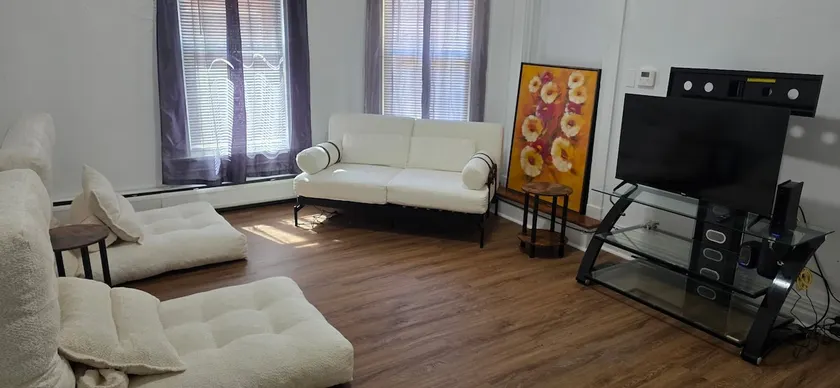 Apartment in Rochester | Cornhill | Patio | 1BR - Image 1