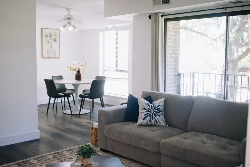 Olney Escape | Free Parking | Near shops & Dinning - Image 1