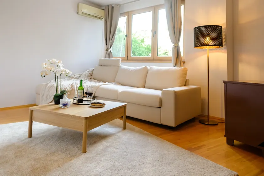 Ultra-central, stylish and peaceful apartment - Image 1