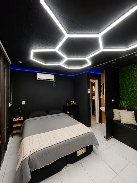 Modern Private Suite - Image 1