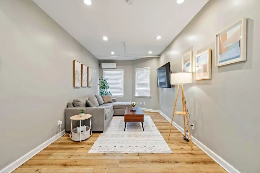 Luxury !Family Friendly! 5BR Home! - Image 1