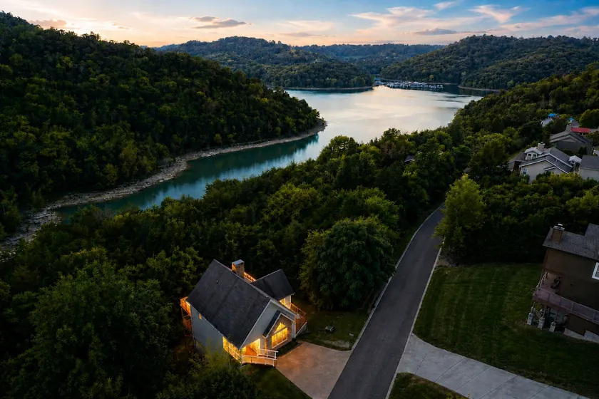 Center Hill Lake | Lake Access & Pool - Image 1