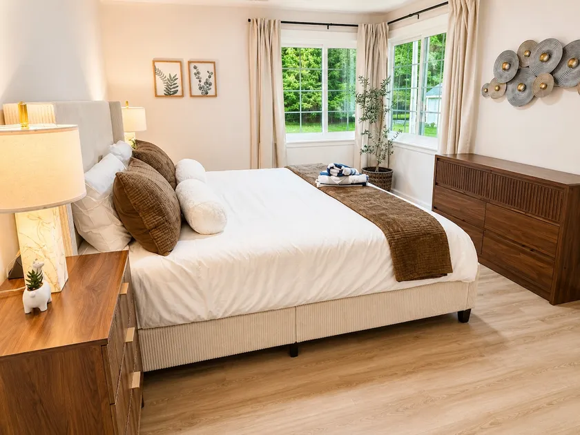 Modern 3 King Bed Ranch | Business & Extended Stay - Image 1