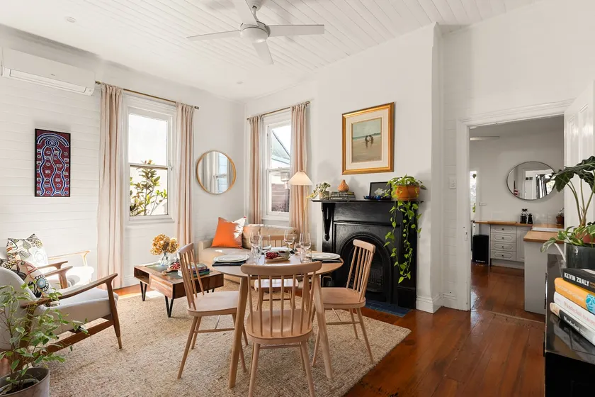 Charming Leichhardt Cottage with BBQ Deck - Image 1