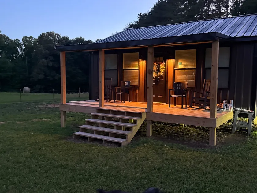 Tammy’s Cozy Cabin - Image 1