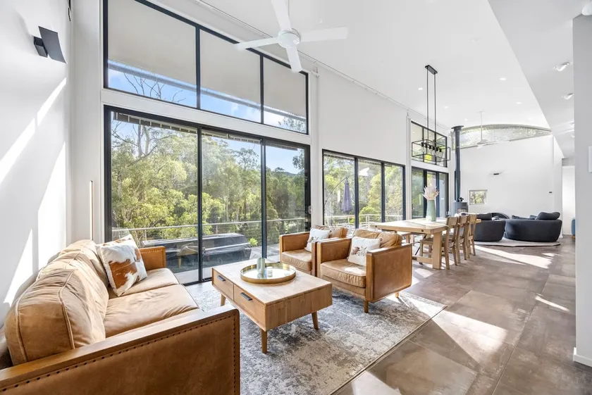 Riverfront Alpine Retreat - Merrijig - Sleeps 10 - Image 1